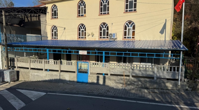 İzmit Belediyesinden Bulduk Piroğlu Camii’ne sundurma