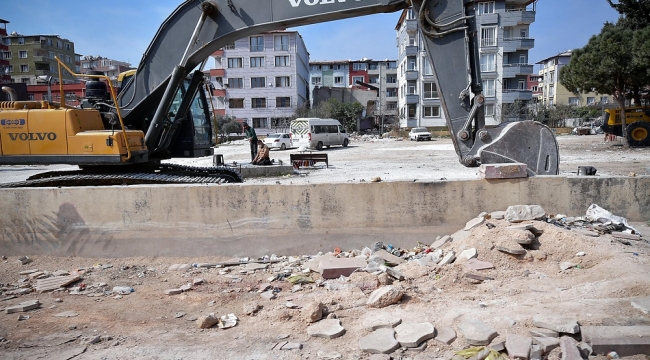 Belediye yıkım yapacak firma bulamadı!